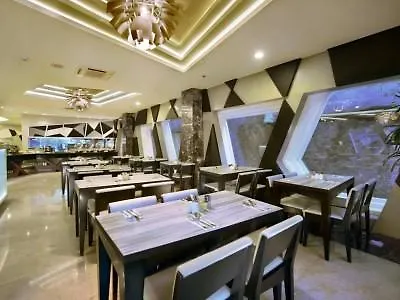 Neo - Kuta, Jelantik